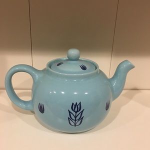 CRONIN-Vintage Blue Tulip Teapot and lid
